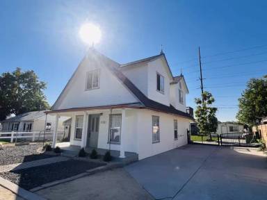 Main picture of 11161 W 1st St