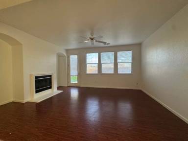Main picture of 10073 Mosaic Way