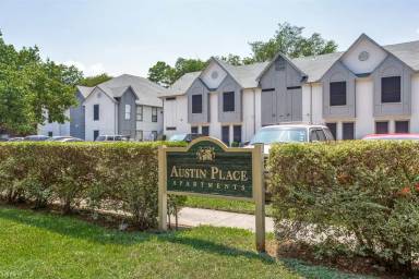 Main picture of 1007 N Austin St