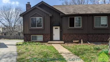 Main picture of 9100 - 9102 W 78th St