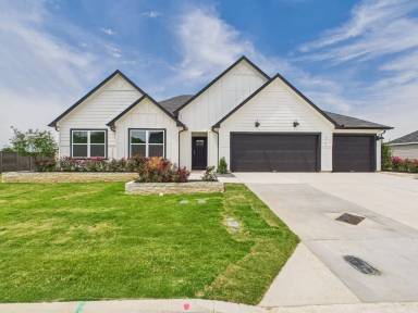 Main picture of 724 Grace Ln