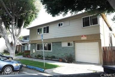 Main picture of 1057 E Appleton St