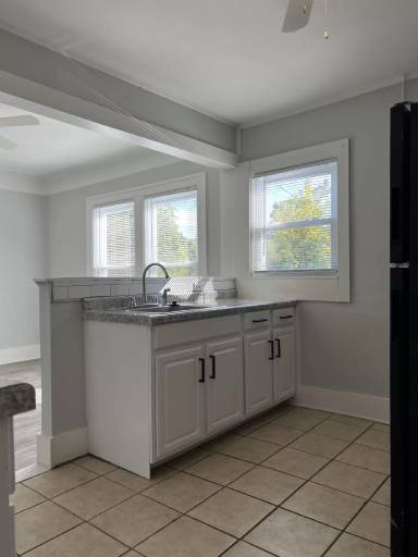 Main picture of 113 W Rundell St