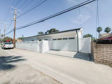 Main picture of 16842 Los Alimos St