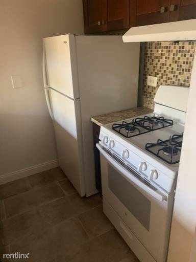 Main picture of 3710 N Pine Grove Ave