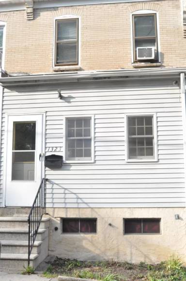 Main picture of 1323 Maple St