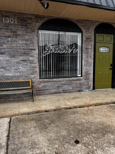Main picture of 1301 Friedrichs St