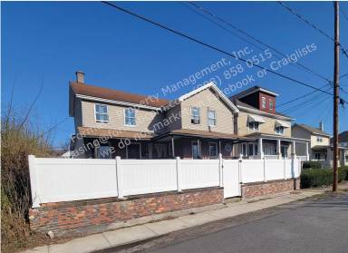 Main picture of 1213 Blair Ave