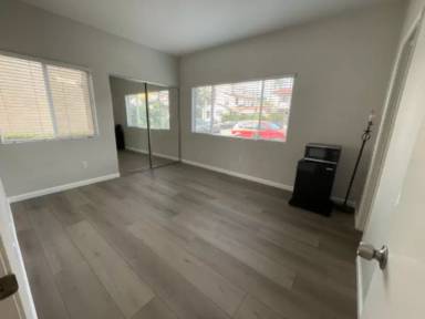 Main picture of 2207 Howard Ave