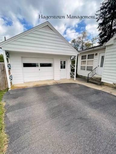 Main picture of 11021 Rosewood Dr