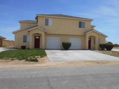 Main picture of 9236 Holly Ave