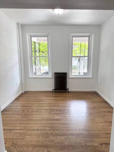 Main picture of 541 N Plum St