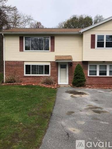 Main picture of 417 N Main St