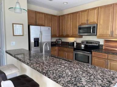 Main picture of 552 NW 39th Cir