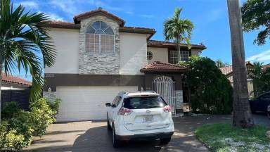 Main picture of 8401 NW 197th Ter