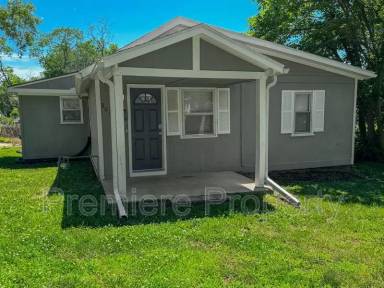 Main picture of 807 S Savage St