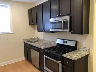 Main picture of 3943 W Belle Plaine Ave