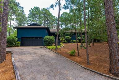 Main picture of 8 McGrath Ln