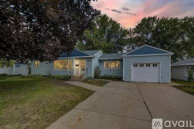 Main picture of 1157 Ryan Ave W