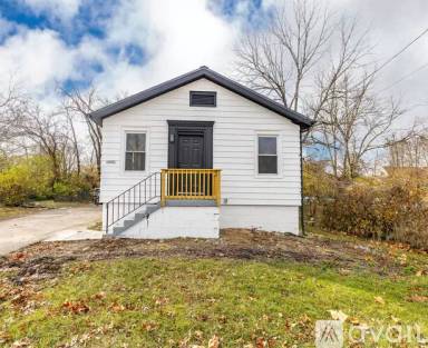 Main picture of 6985 Beechmont Ave