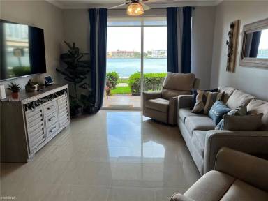 Main picture of Porto Bellagio Condominiums