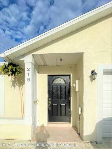 Main picture of 219 Plumage Ln