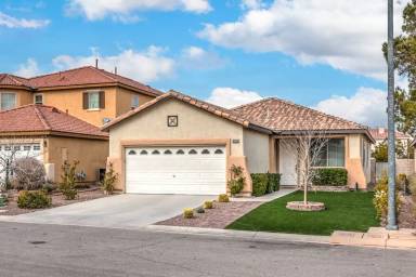Main picture of 9758 Vista Crest Ave