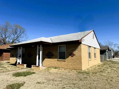 Main picture of 2256 S Bonn Ave