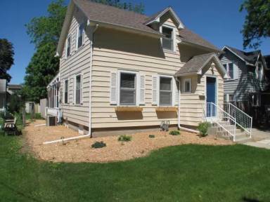 Main picture of 808 8th St SW