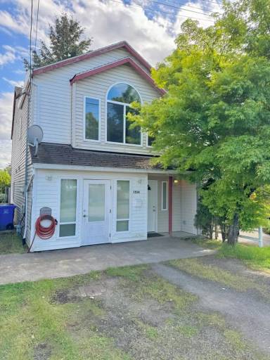 Main picture of 7534 NE Hoyt St