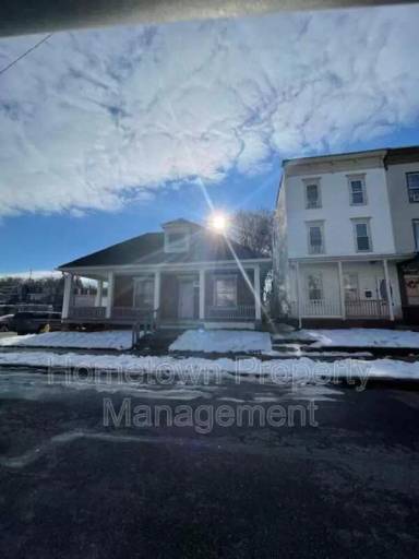 Main picture of 1851 North St