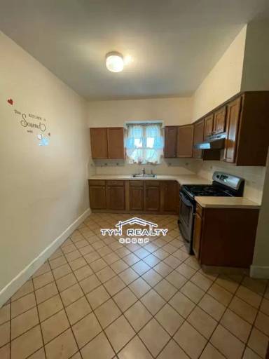 Main picture of 950 Elizabeth Ave