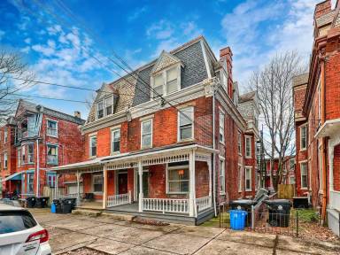 Main picture of 1528 Green St