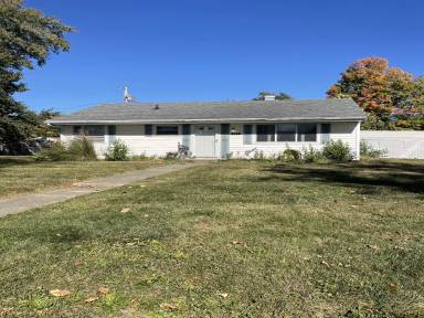 Main picture of 348 Wickersham Dr W