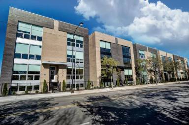 Main picture of 2528-2538 W Addison St Apartments