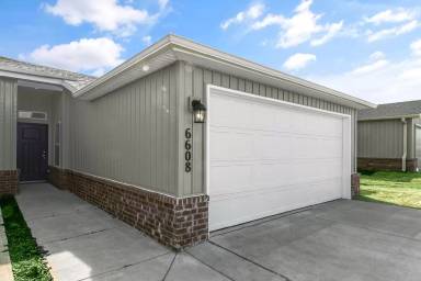 Main picture of 6610 NW Vandergriff St