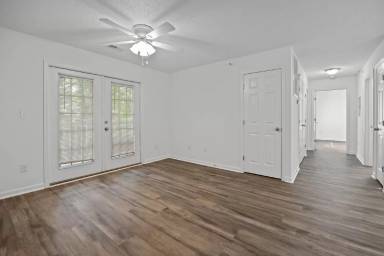 Main picture of 111 Millchest Pl