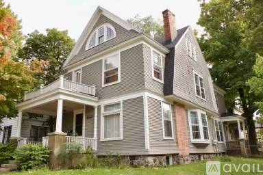 Main picture of 264 Hollister Ave SE
