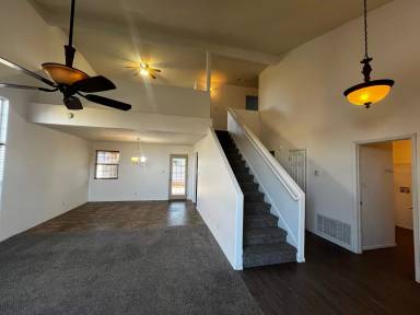 Main picture of 2816 Mesa Rd SE