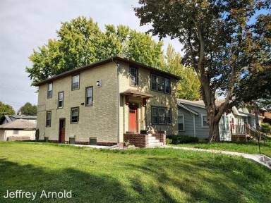 Main picture of 1451 Saint Clair Ave
