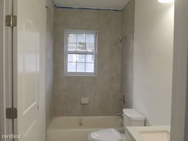 Main picture of 913 Maple Ave