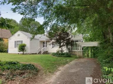 Main picture of 300 Crestway Dr