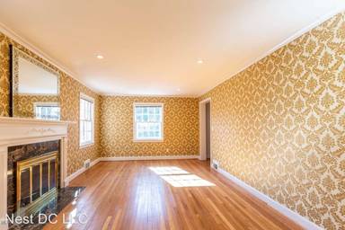 Main picture of 1835 Taylor St NW