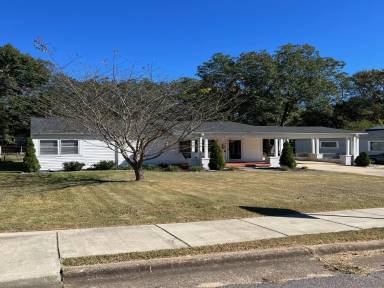 Main picture of 1327 Marion Dr