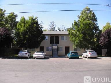 Main picture of 305 Woodcrest Way