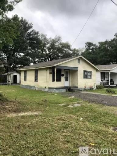 Main picture of 1023 W 5th St
