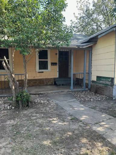 Main picture of 944 W Lynwood Ave