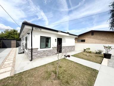 Main picture of 10317 Olive St