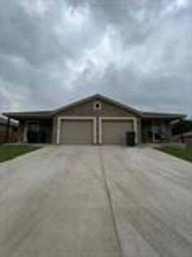 Main picture of 403 Olaf Dr