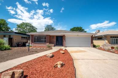 Main picture of 821 Grape St